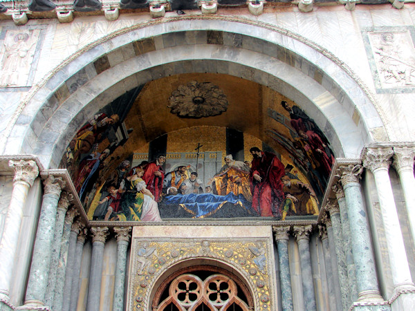 Entry to Basilica San Marco