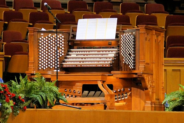 Tabernacle Console